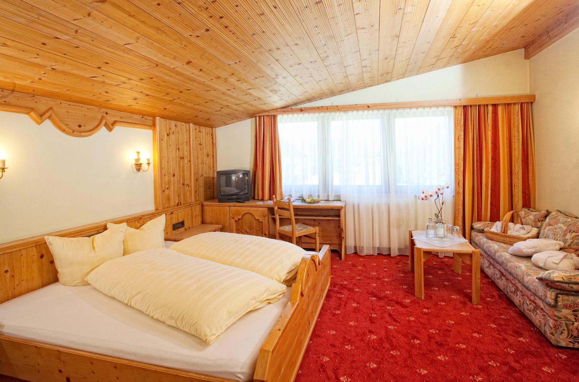 Hotel Hubertushof - Ihr Hotel Mit Herz Leutasch Quarto foto